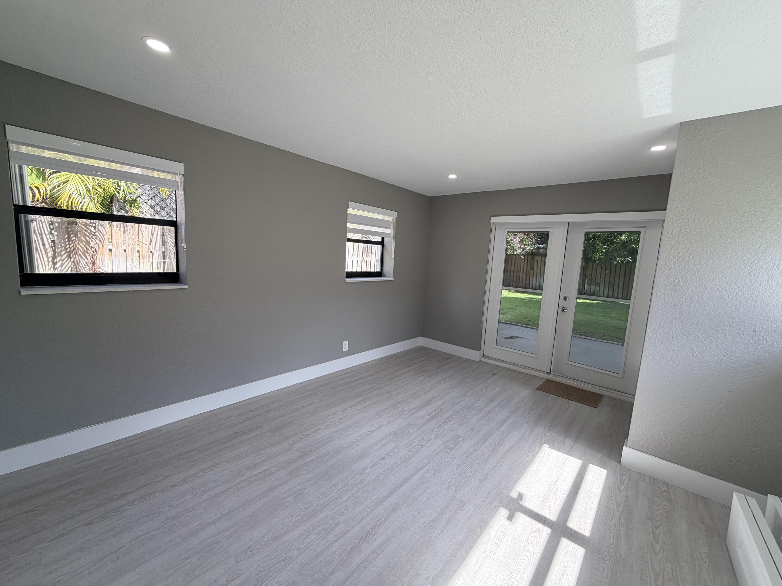 827 Franklin Road West Palm Beach, FL 33405 - Photo 14 of 19 IMG_1617