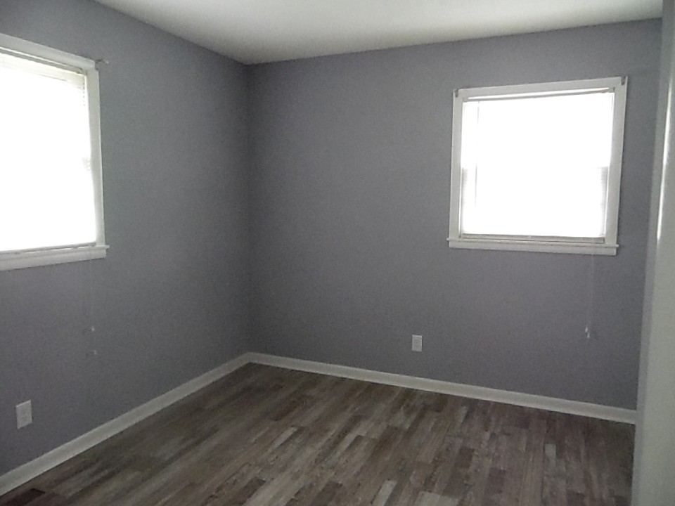 77 Old Quick Road Fayetteville, TN 37334 - Photo 8 of 23 an empty room with a window