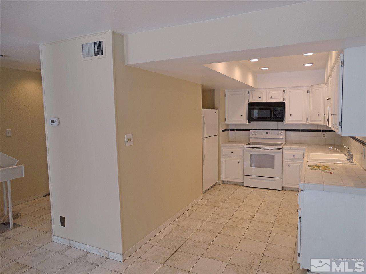 1336 Jones Street Reno, NV 89503 - Photo 8 of 24