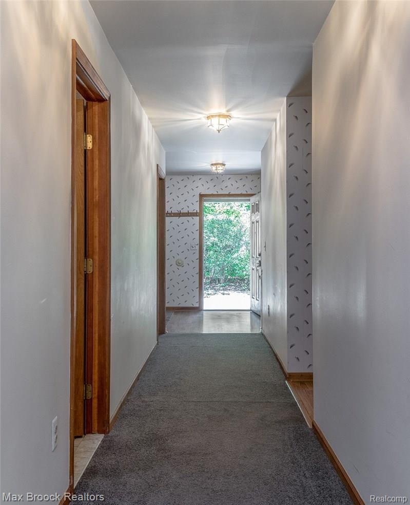 26 Ridge Road Pleasant Ridge, MI 48069 - Photo 11 of 30 Hallway to Mud Room & Side Entrance
