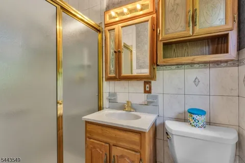 $888,888 | 77 Schwinn Drive, Clark, NJ 07066