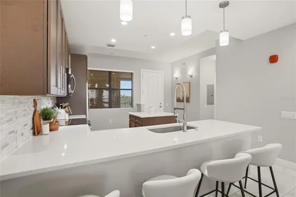 $379,900 | 16300 County Road 455, Unit 714, Montverde, FL 34756