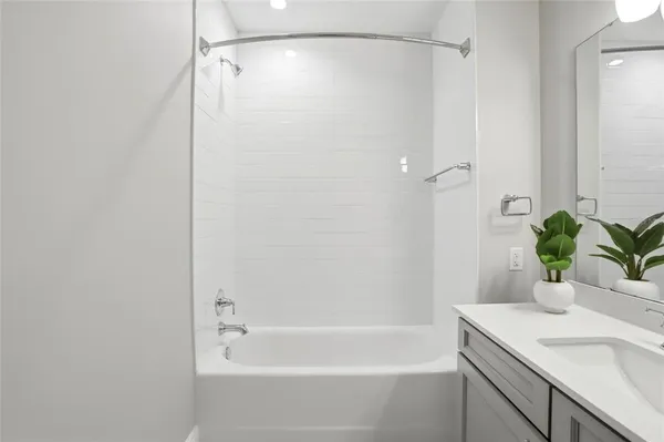 $379,900 | 16300 County Road 455, Unit 714, Montverde, FL 34756