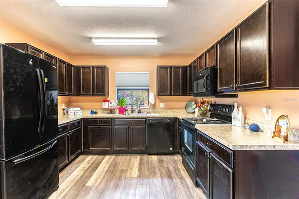 $274,990 | 414 Miles Boulevard, Dundee, FL 33838