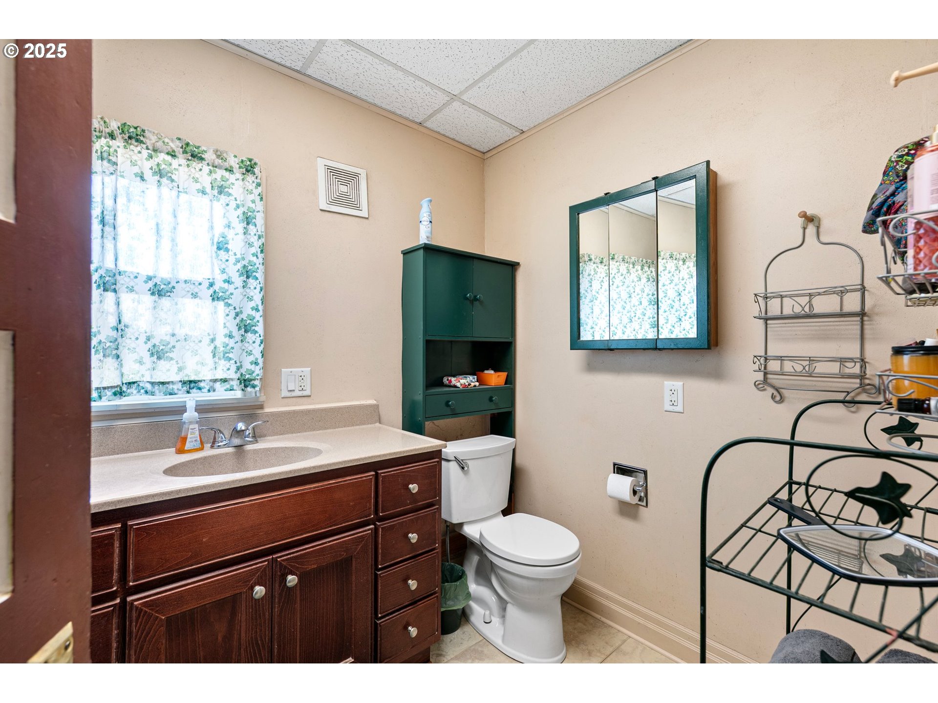 5320 Royal Avenue Eugene, OR 97402 - Photo 16 of 43