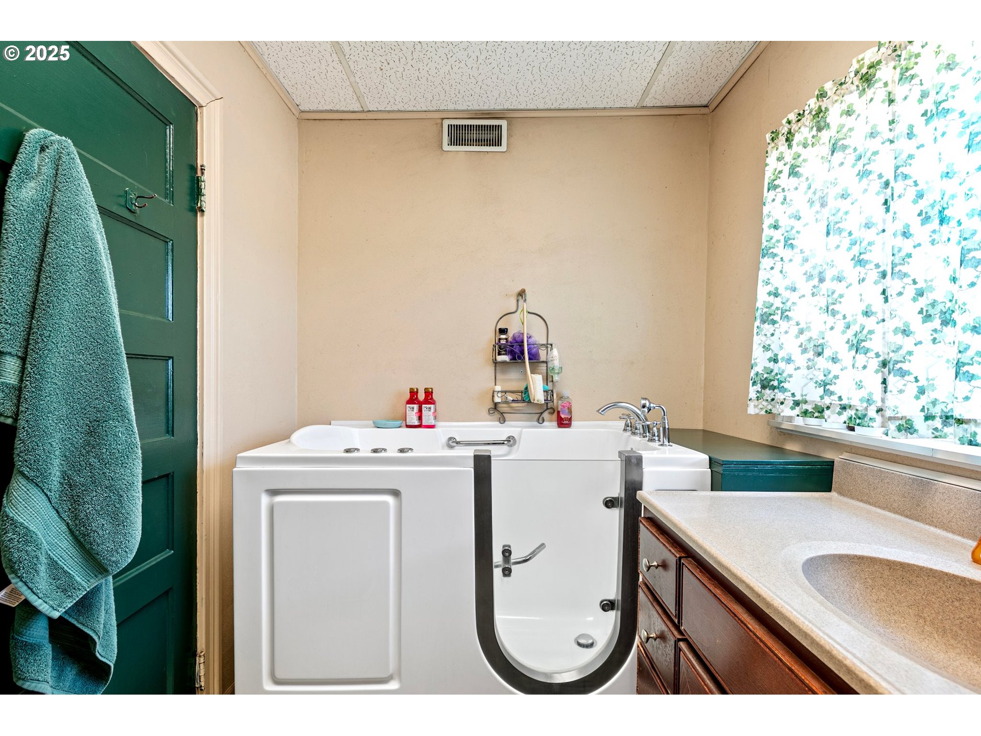 5320 Royal Avenue Eugene, OR 97402 - Photo 17 of 43