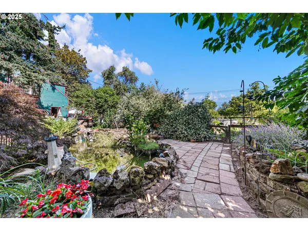 $720,000 | 5320 Royal Avenue, Eugene, OR 97402