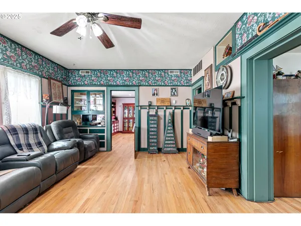 $720,000 | 5320 Royal Avenue, Eugene, OR 97402