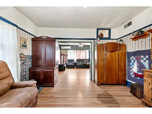 $720,000 | 5320 Royal Avenue, Eugene, OR 97402