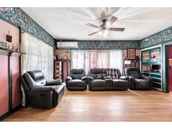 $720,000 | 5320 Royal Avenue, Eugene, OR 97402