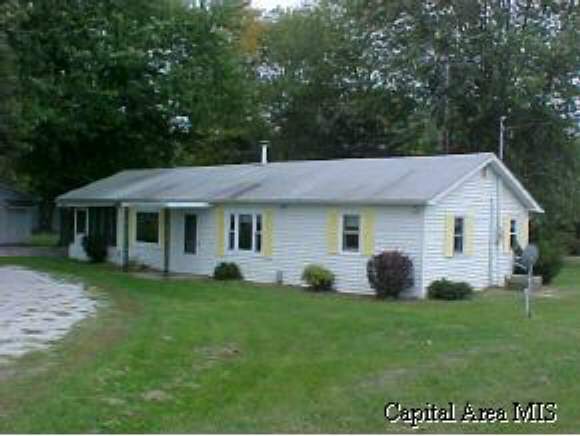 1825 North 2400 East Road Moweaqua, IL 62550 - Photo 1 of 3
