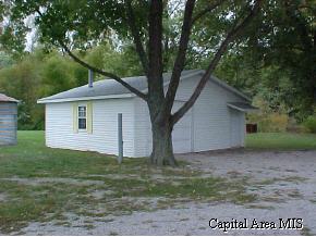 1825 North 2400 East Road Moweaqua, IL 62550 - Photo 2 of 3