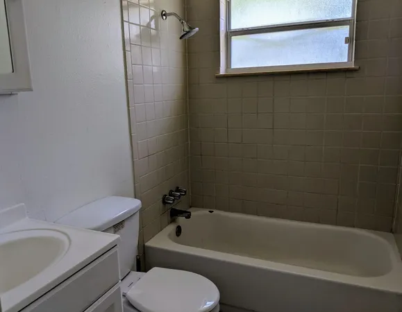 $1,700 | 806 Essex Drive, Tallahassee, FL 32304