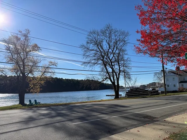 a street view with residential houses