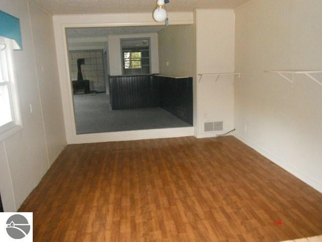 5725 East Hoxie Road Cedar, MI 49621 - Photo 9 of 12 1739320-8.JPG