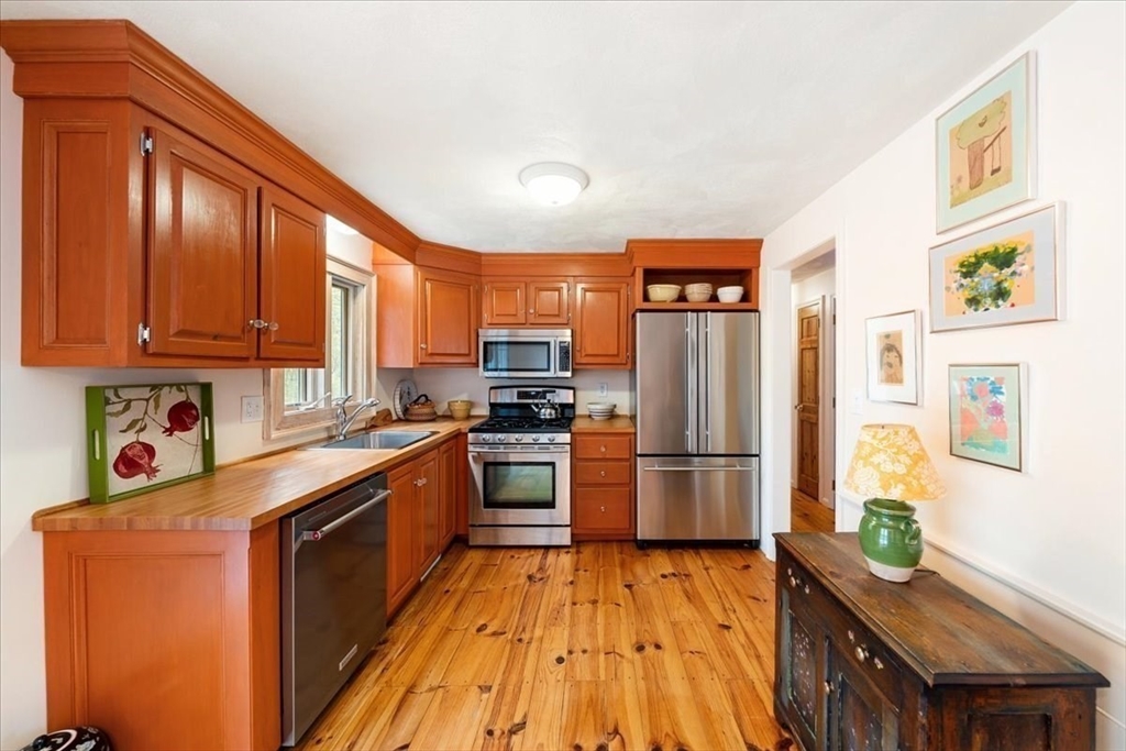 100 South Harbor Road Townsend, MA 01469 - Photo 13 of 42