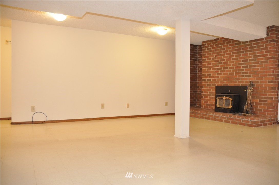 2310 Dayton Avenue Northeast Renton, WA 98056 - Photo 13 of 20 Gallery Image 13