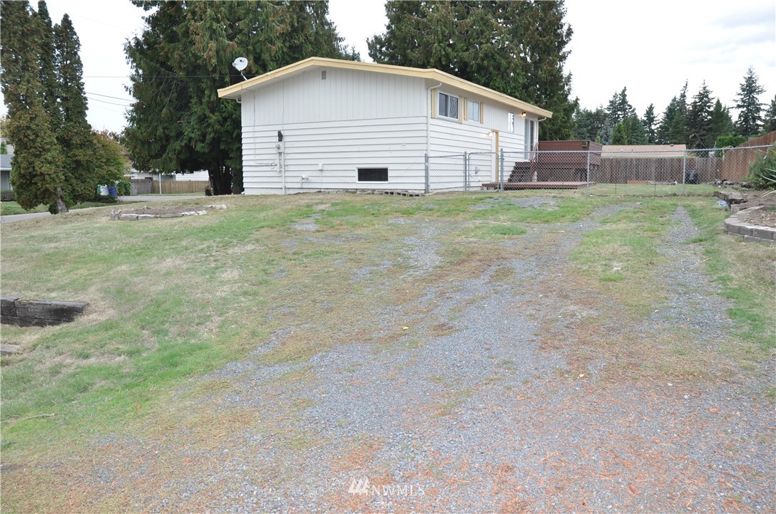 2310 Dayton Avenue Northeast Renton, WA 98056 - Photo 18 of 20 Gallery Image 18