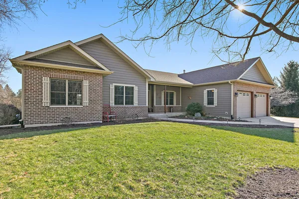$800,000 | 22011 Pringle Drive, Marengo, IL 60152