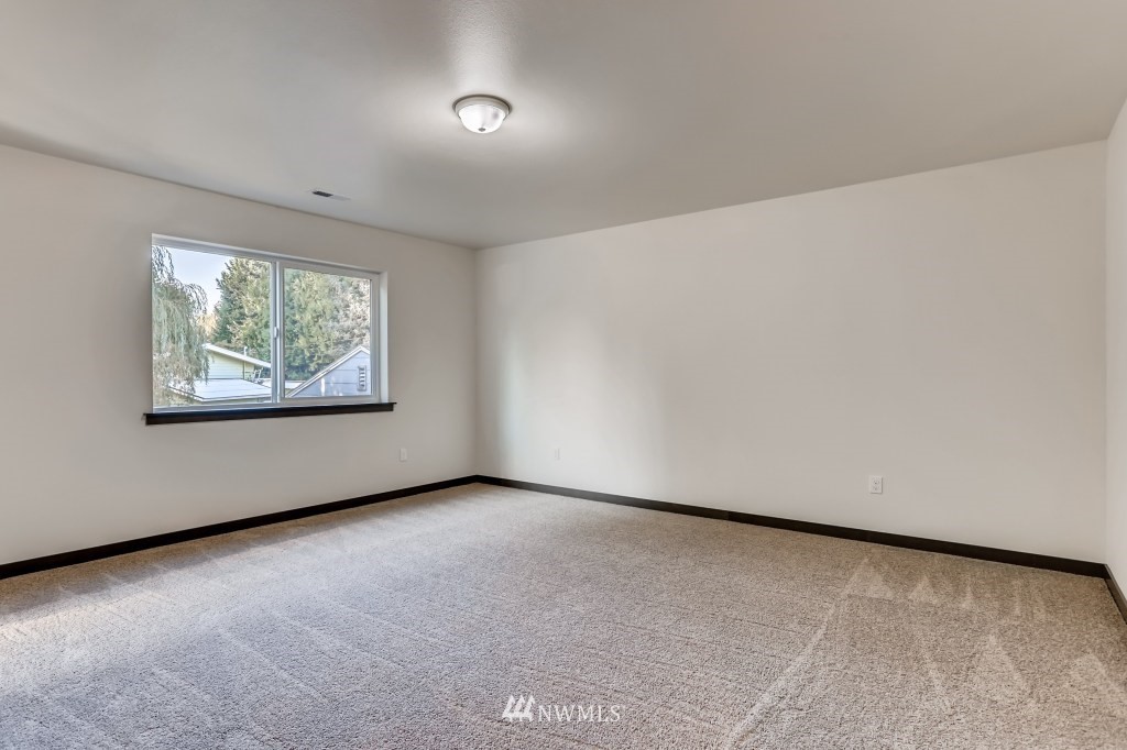 710 Southwest 126th Street Seattle, WA 98146 - Photo 12 of 37 Gallery Image 12