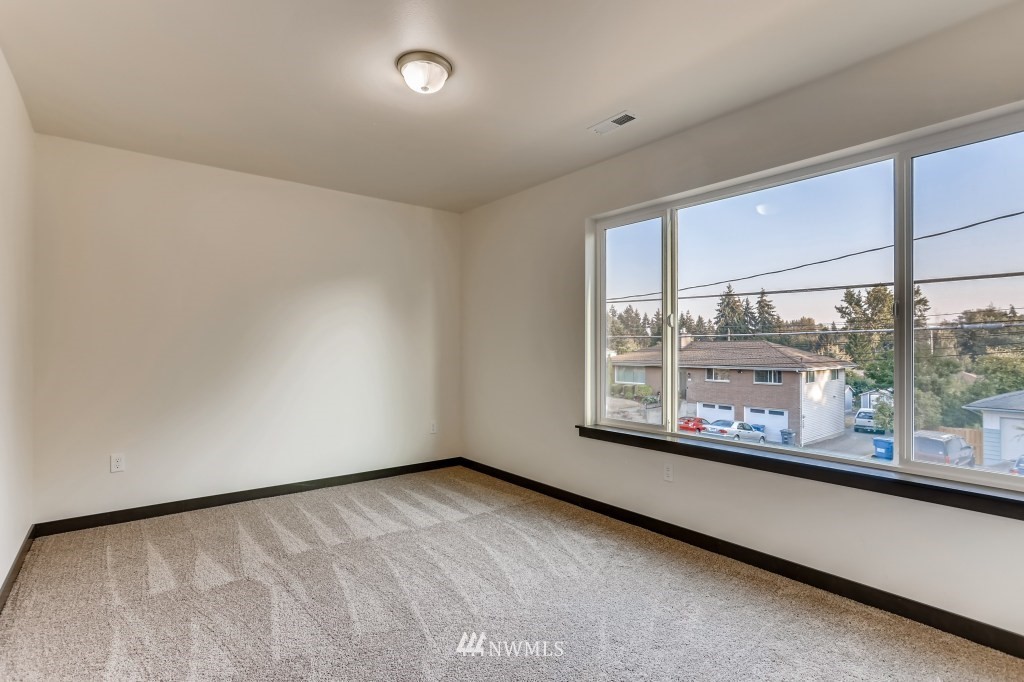 710 Southwest 126th Street Seattle, WA 98146 - Photo 17 of 37 Gallery Image 17
