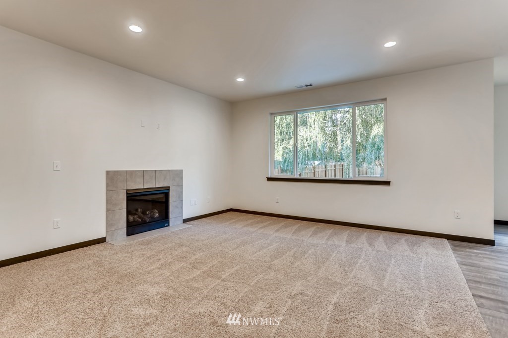 710 Southwest 126th Street Seattle, WA 98146 - Photo 3 of 37 Gallery Image 3