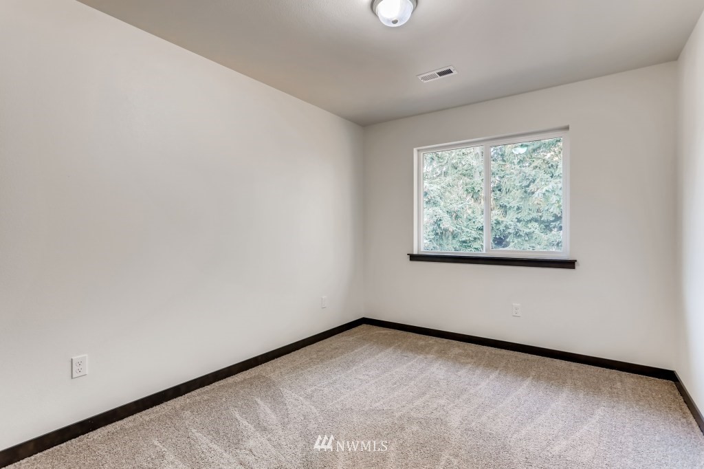 710 Southwest 126th Street Seattle, WA 98146 - Photo 21 of 37 Gallery Image 21