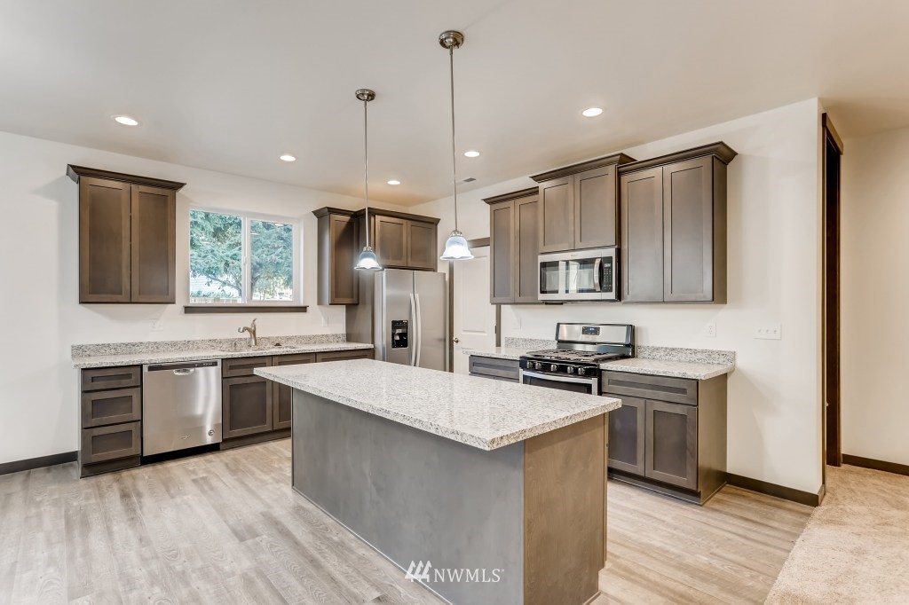 710 Southwest 126th Street Seattle, WA 98146 - Photo 7 of 37 Gallery Image 7