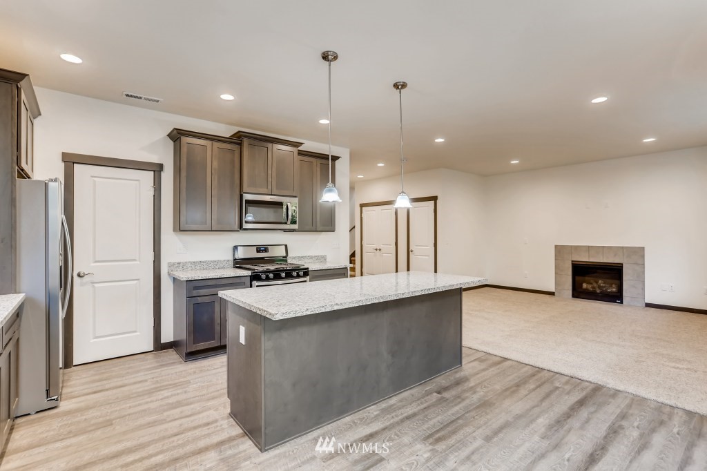 710 Southwest 126th Street Seattle, WA 98146 - Photo 8 of 37 Gallery Image 8