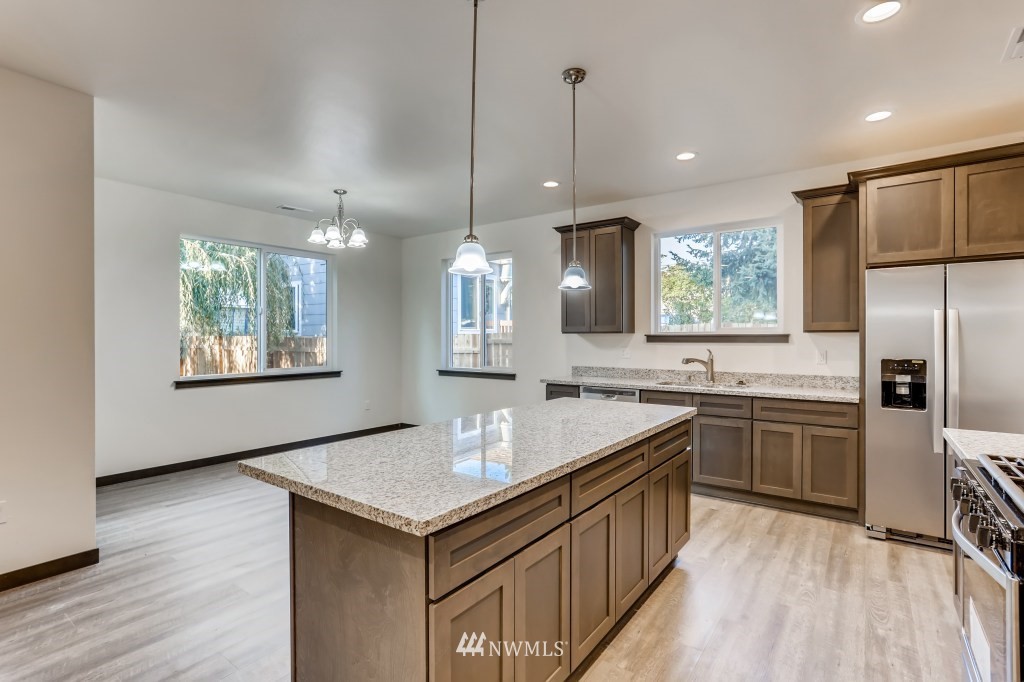 710 Southwest 126th Street Seattle, WA 98146 - Photo 9 of 37 Gallery Image 9