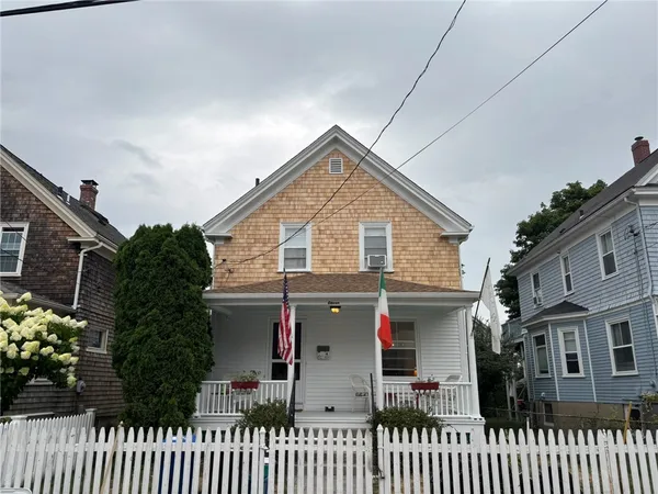 $3,800 | 11 Eastnor Road, Newport, RI 02840