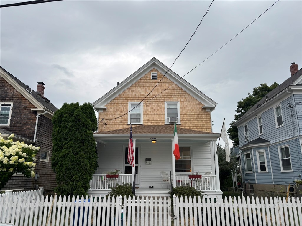 11 Eastnor Road Newport, RI 02840 - Photo 1 of 27