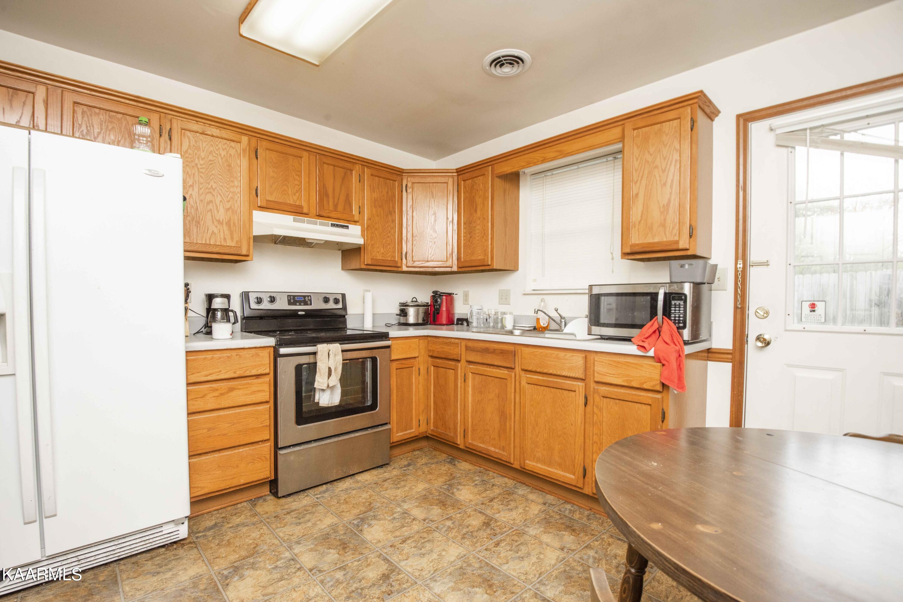 4804 Rowan Road Knoxville, TN 37912 - Photo 14 of 24 kitchen 3_1