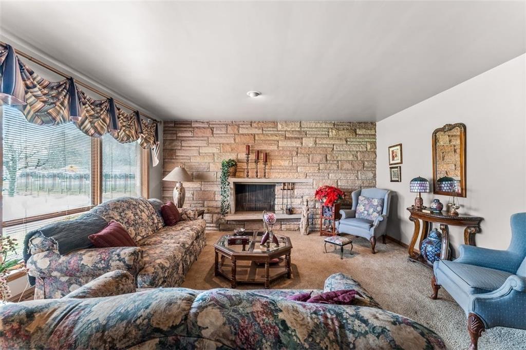 3775 Morefield Road Hermitage, PA 16148 - Photo 2 of 21 Gallery Image 2