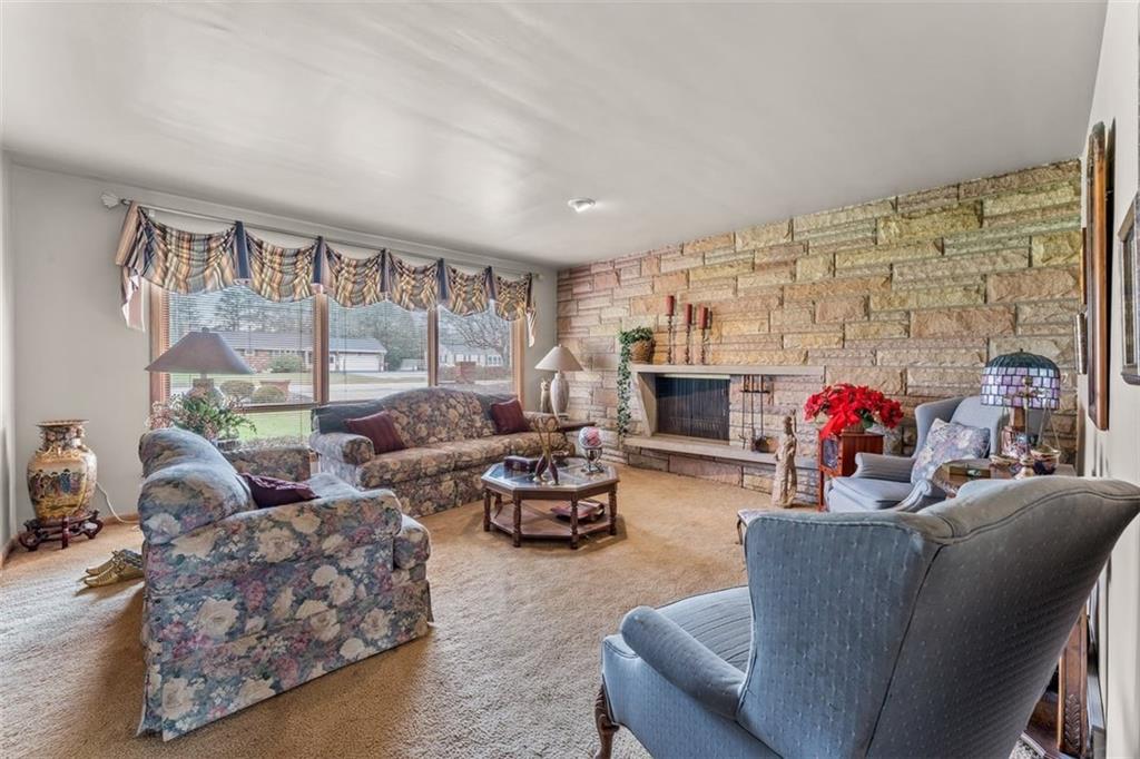 3775 Morefield Road Hermitage, PA 16148 - Photo 3 of 21 Gallery Image 3