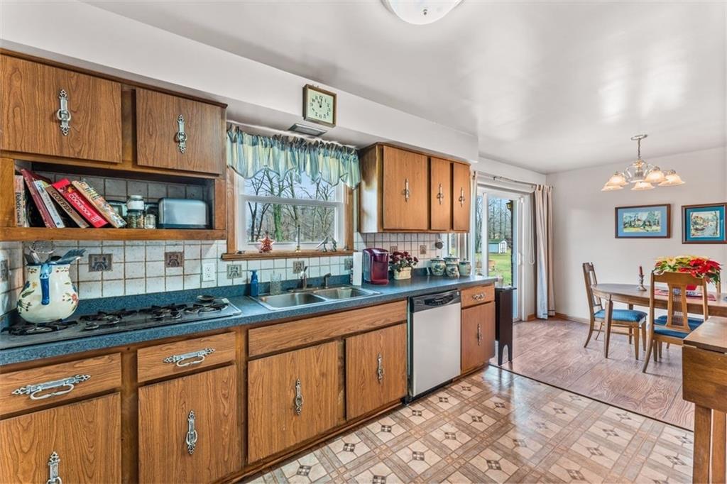 3775 Morefield Road Hermitage, PA 16148 - Photo 8 of 21 Gallery Image 8