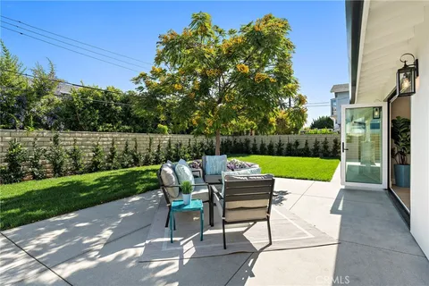 $2,599,000 | 9072 Niguel Circle, Huntington Beach, CA 92646