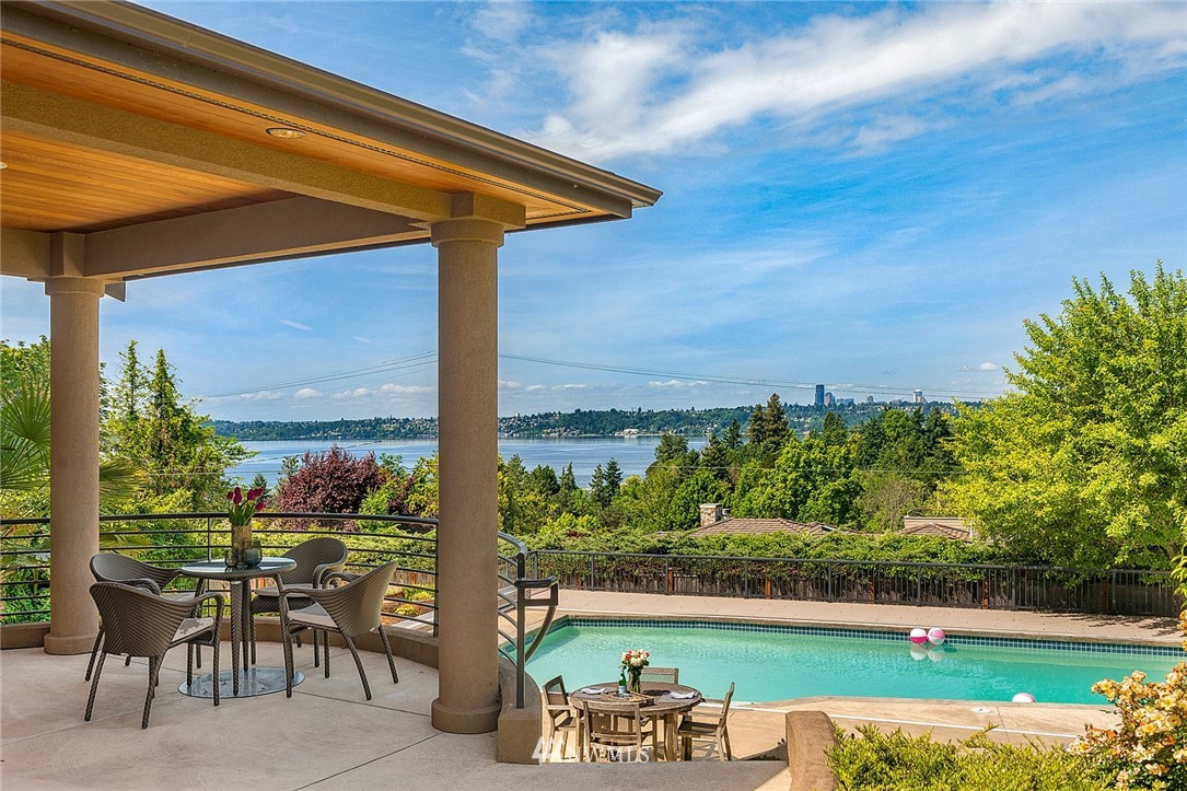 8400 Ridge Road Medina, WA 98039 - Photo 3 of 25 Gallery Image 3