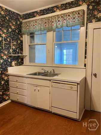 $1,800 | 1240 East Victory Drive, Unit 1, Savannah, GA 31404