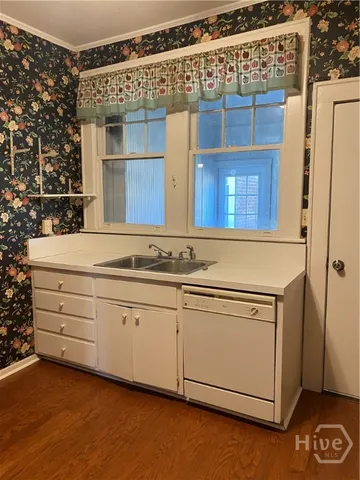 $1,950 | 1240 East Victory Drive, Unit 1, Savannah, GA 31404