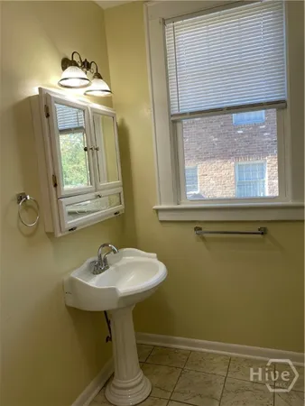 $1,800 | 1240 East Victory Drive, Unit 1, Savannah, GA 31404