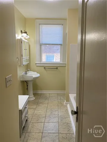 $1,950 | 1240 East Victory Drive, Unit 1, Savannah, GA 31404