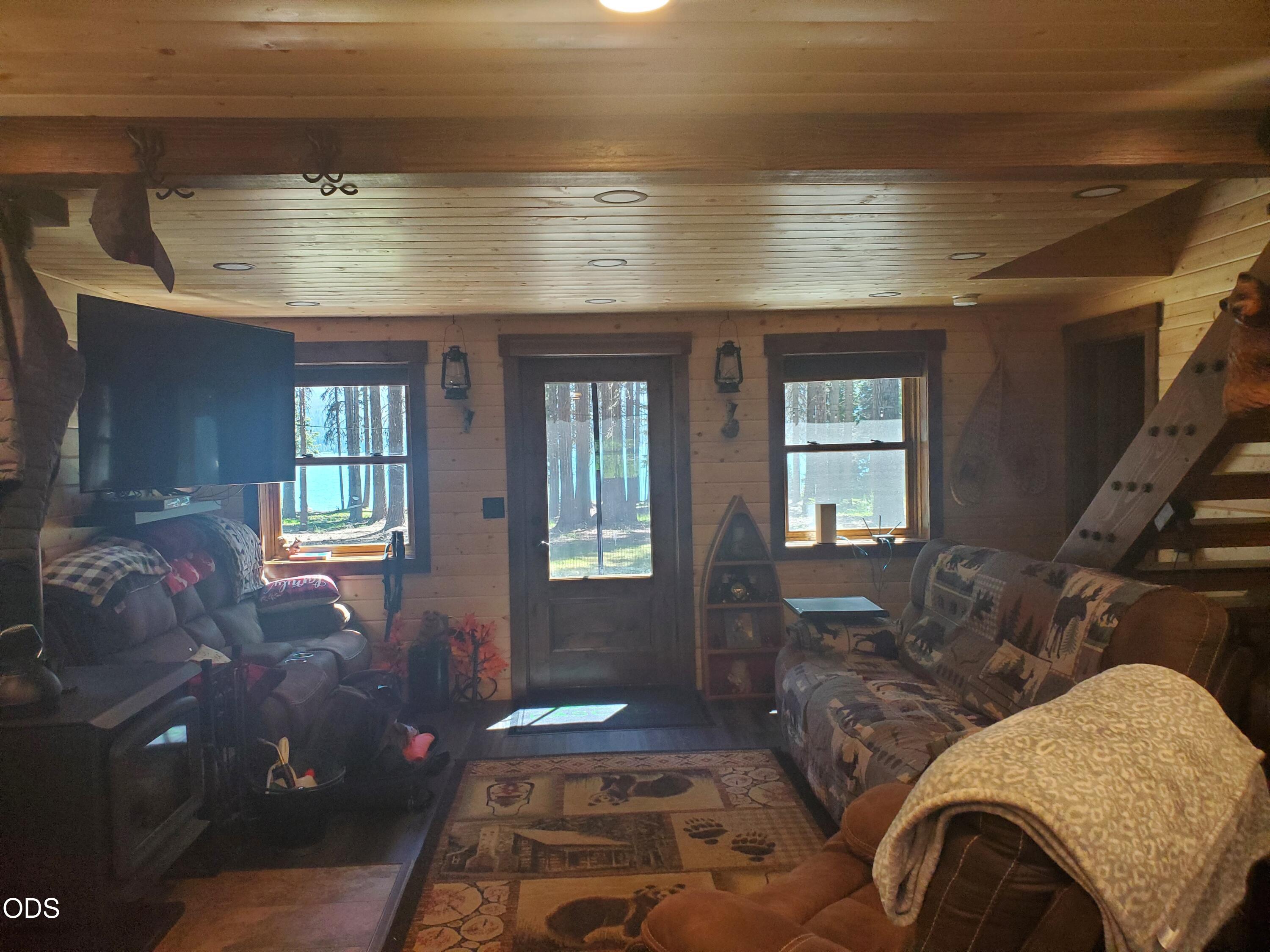 24 Diamond Lake Loop Chemult, OR 97731 - Photo 9 of 22