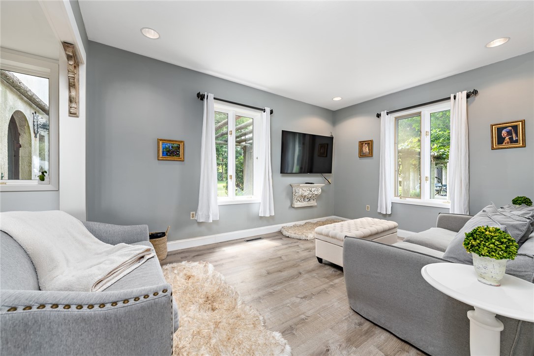 460 Rochambeau Avenue Providence, RI 02906 - Photo 14 of 26 Gallery Image 14