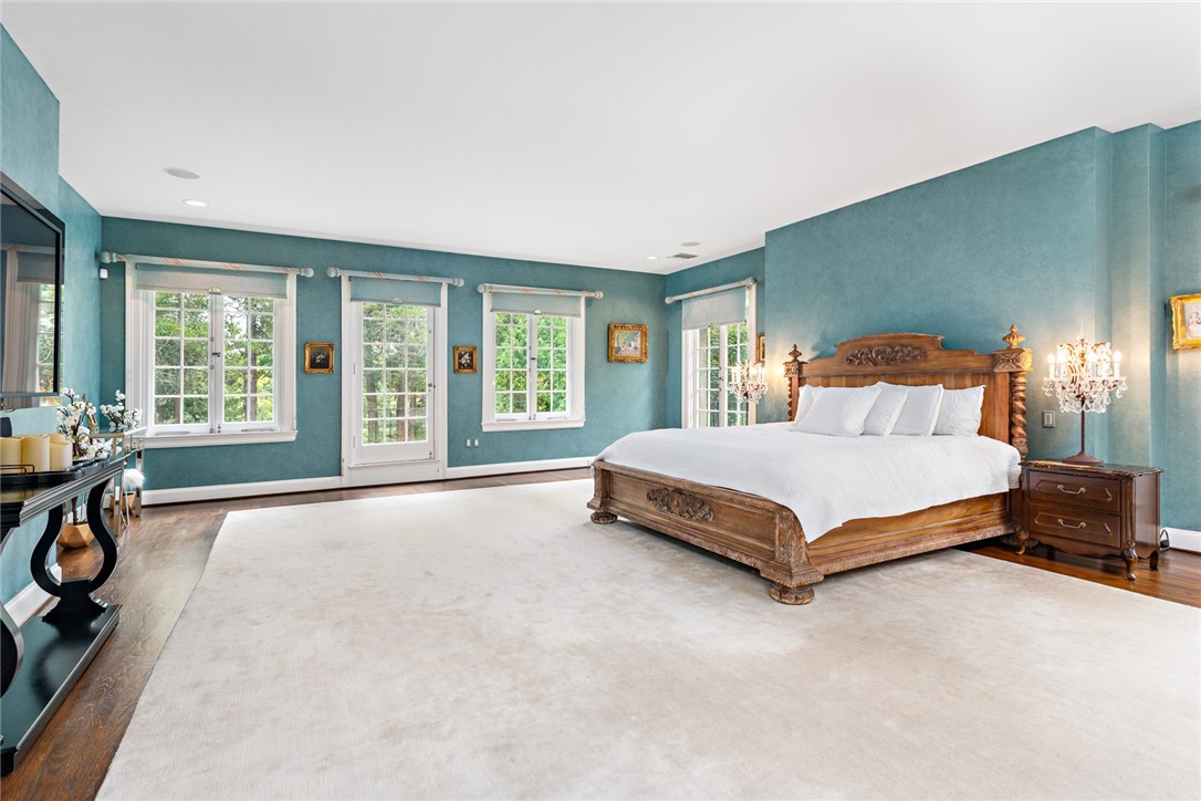 460 Rochambeau Avenue Providence, RI 02906 - Photo 16 of 26 Gallery Image 16