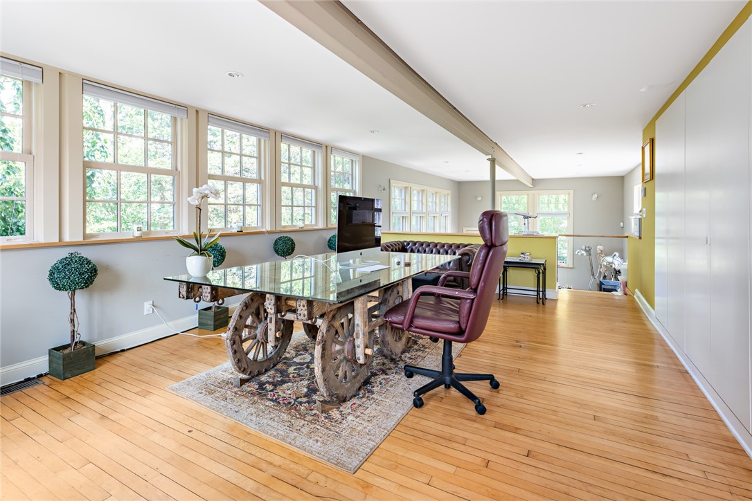 460 Rochambeau Avenue Providence, RI 02906 - Photo 19 of 26 Carriage House