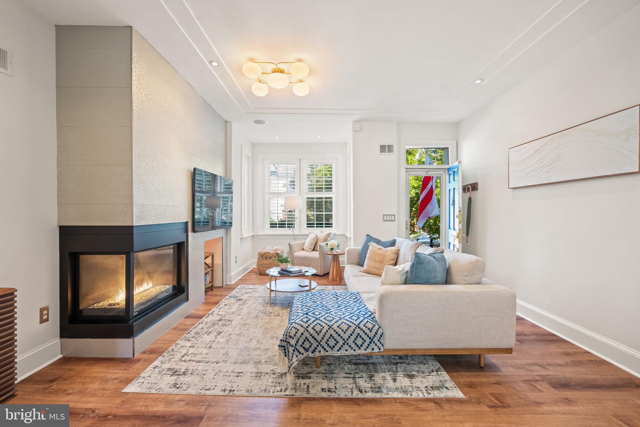 611 F Street Northeast Washington, DC 20002 - Photo 4 of 34 Fireplace to Warm Your Evenings During Winter