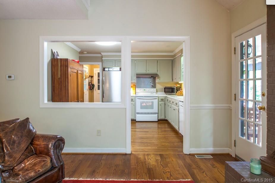 329 Bubbling Well Road, Unit 10 Matthews, NC 28105 - Photo 5 of 23 Gallery Image 5