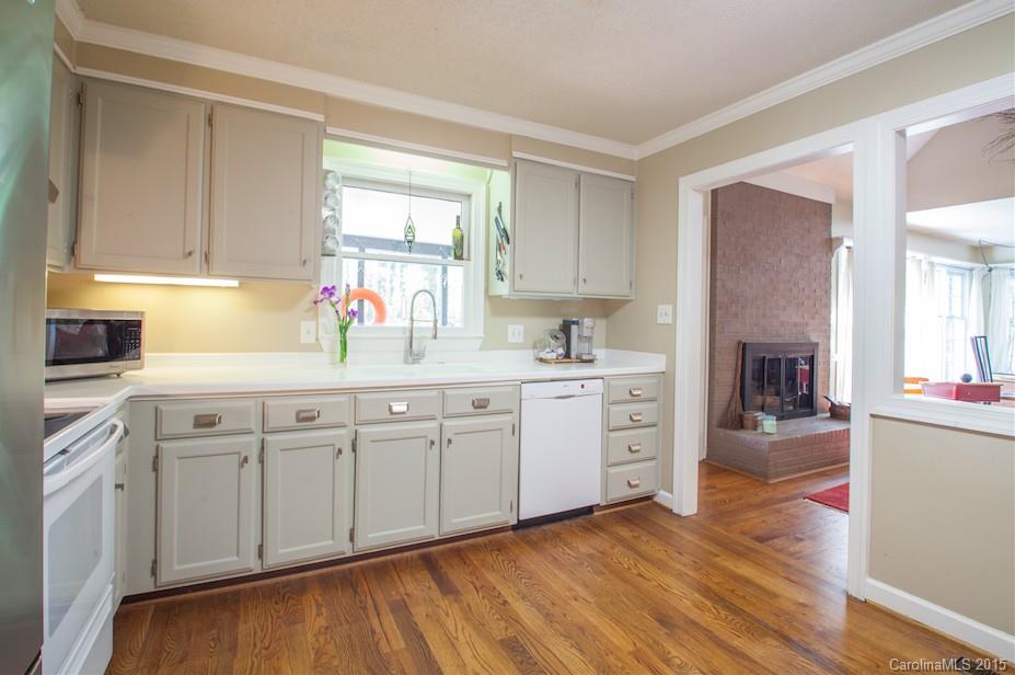 329 Bubbling Well Road, Unit 10 Matthews, NC 28105 - Photo 7 of 23 Gallery Image 7