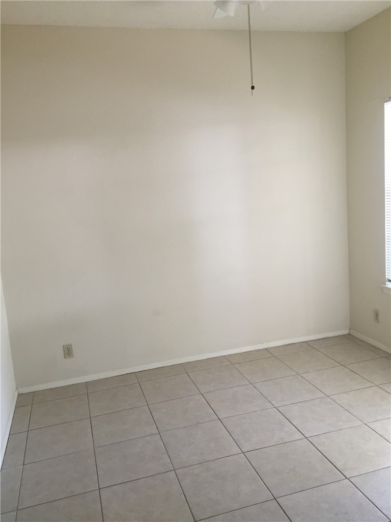 619 West 37th Street, Unit 101 Austin, TX 78705 - Photo 7 of 14 a view of an empty room